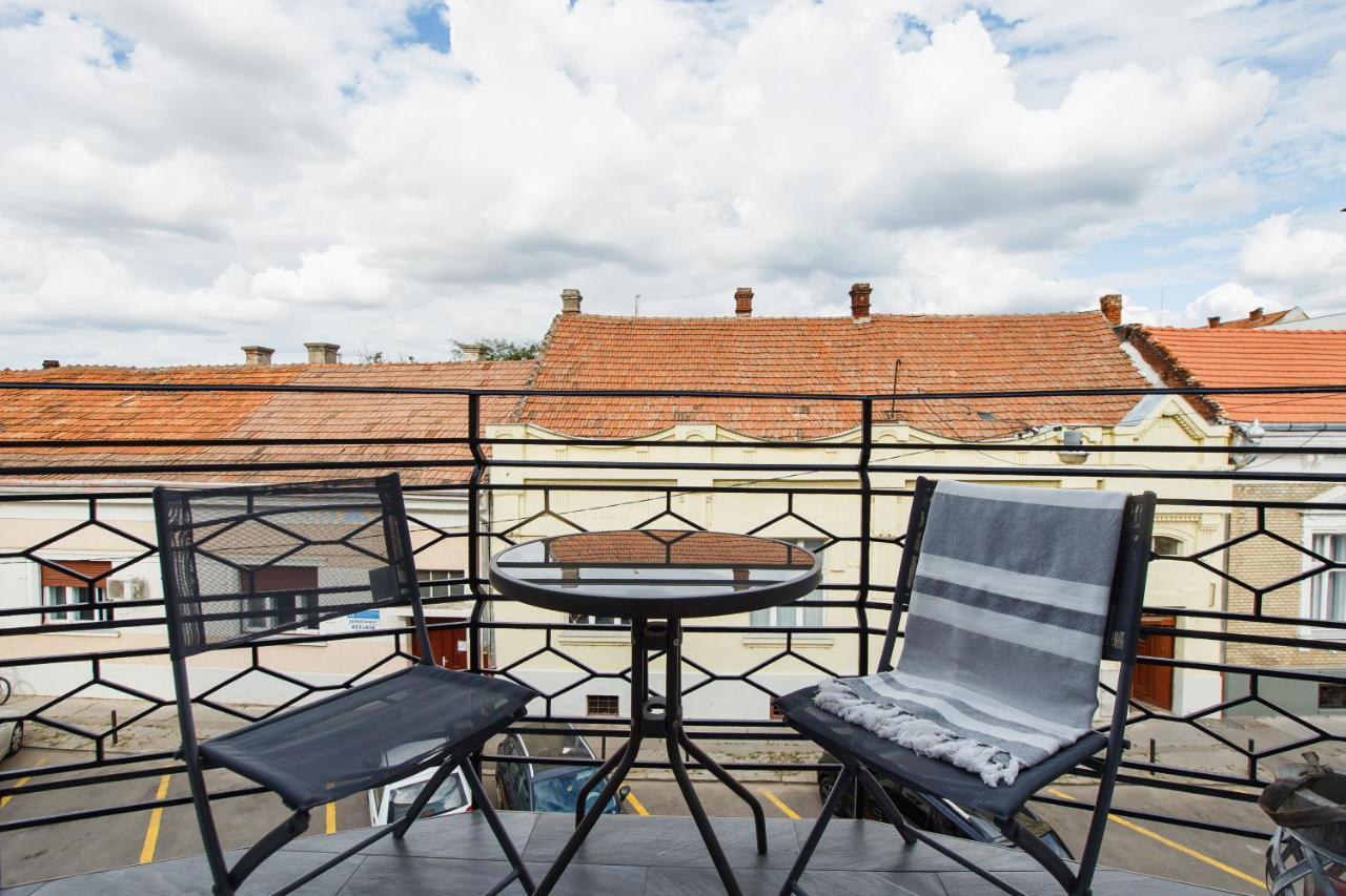 Cozy Apartment Near Queen Marie Theater. Nagyvárad Kültér fotó