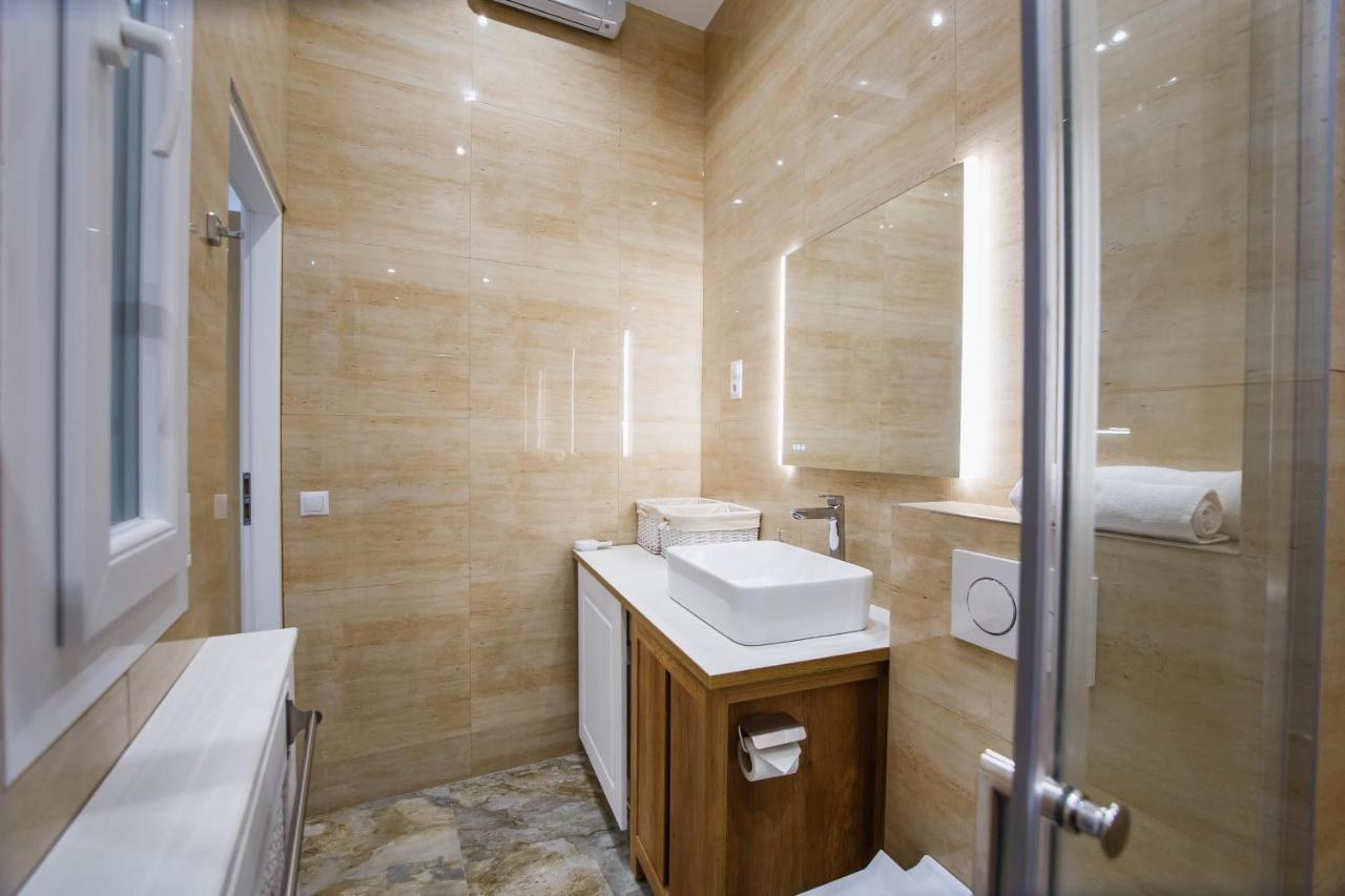 Cozy Apartment Near Queen Marie Theater. Nagyvárad Kültér fotó
